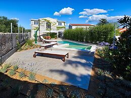 Deluxe Villa in Šibenik near Lake