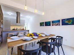 Deluxe Villa in Šibenik near Lake