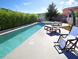 Deluxe Villa in Šibenik near Lake