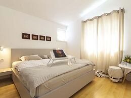 Deluxe Villa in Šibenik near Lake