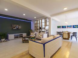 Deluxe Villa in Šibenik near Lake