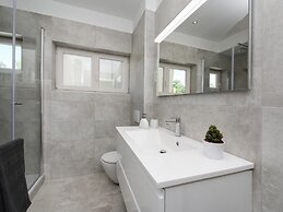 Modern Villa in Nin With Terrace