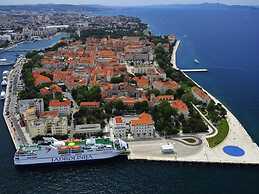 Modern Villa in Nin With Terrace