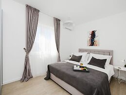 Modern Villa in Nin With Terrace