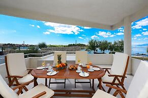 Villa in Nin With Stunning Sea Views