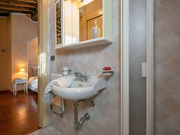 Luxurious Villa in Cortona Tuscany with Hot Tub