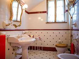 Luxurious Villa in Cortona Tuscany with Hot Tub