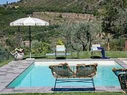 Luxurious Villa in Cortona Tuscany with Hot Tub