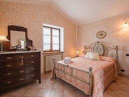 Luxurious Villa in Cortona Tuscany with Hot Tub