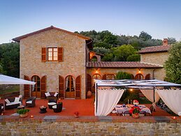 Luxurious Villa in Cortona Tuscany with Hot Tub