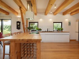 Holiday Home in Przew?oka With Forest