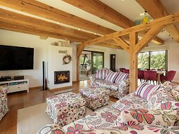 Holiday Home in Przew?oka With Forest