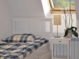 Holiday Home in Przew?oka With Forest
