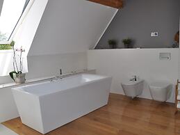 Holiday Home in Przew?oka With Forest