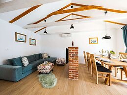 Villa With Private Pool and Terrace