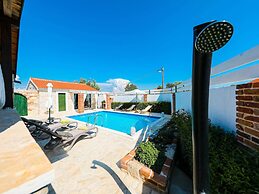 Villa With Private Pool and Terrace