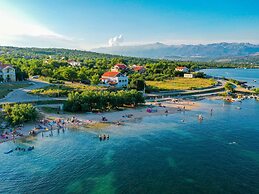 Villa With Private Pool and Terrace