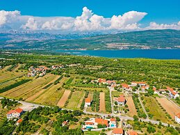 Villa With Private Pool and Terrace