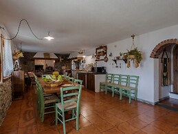 Belvilla by Oyo Villa il Castello