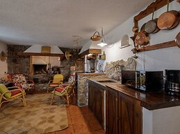 Belvilla by Oyo Villa il Castello