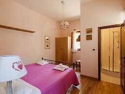 Belvilla by Oyo Villa il Castello