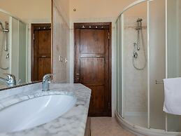 Belvilla by Oyo Villa il Castello