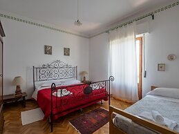 Belvilla by Oyo Villa il Castello