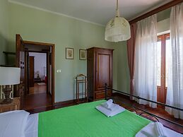 Belvilla by Oyo Villa il Castello