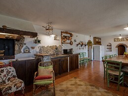 Belvilla by Oyo Villa il Castello