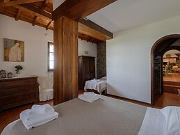 Belvilla by Oyo Villa il Castello