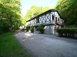 Lovely Holiday Home in Marche-en-Famenne with Hot Tub