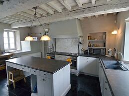 Farmhouse With Wellness Near Maredsous
