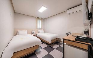 Peanut Hotel