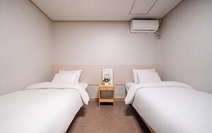 Peanut Hotel