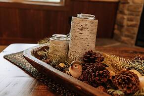 Sojourner's Lodge & Log Cabin Suites