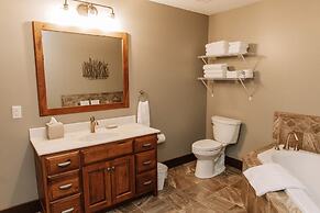 Sojourner's Lodge & Log Cabin Suites