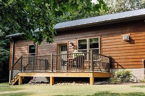 Sojourner's Lodge & Log Cabin Suites