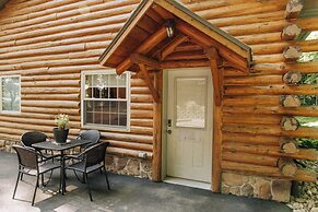 Sojourner's Lodge & Log Cabin Suites