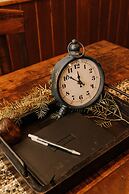 Sojourner's Lodge & Log Cabin Suites