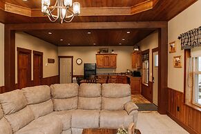 Sojourner's Lodge & Log Cabin Suites
