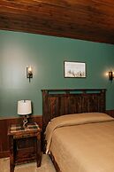 Sojourner's Lodge & Log Cabin Suites