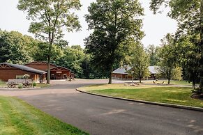 Sojourner's Lodge & Log Cabin Suites