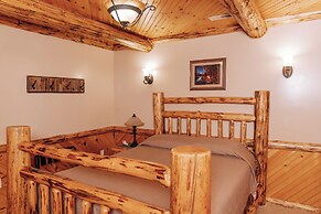 Sojourner's Lodge & Log Cabin Suites