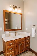 Sojourner's Lodge & Log Cabin Suites