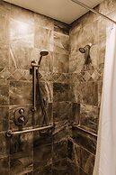 Sojourner's Lodge & Log Cabin Suites