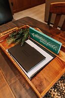 Sojourner's Lodge & Log Cabin Suites