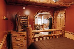 Sojourner's Lodge & Log Cabin Suites