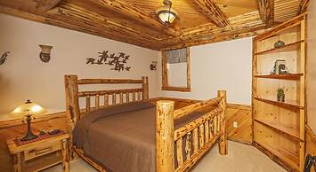 Sojourner's Lodge & Log Cabin Suites