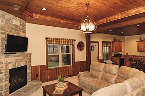 Sojourner's Lodge & Log Cabin Suites
