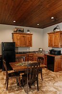 Sojourner's Lodge & Log Cabin Suites